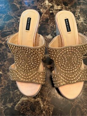 Stunning Alex Marie Jeweled Gold Wedge Sandals 6M Espadrille Resort.